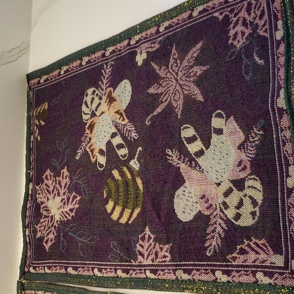 set of 3 Unbranded Place mats Christmas poinsetta candy cane ornament gold - Picture 5 of 6